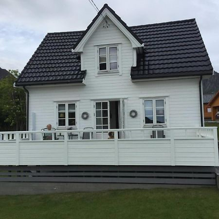 Utsiktsperle Pa Reine I Lofoten Extérieur photo