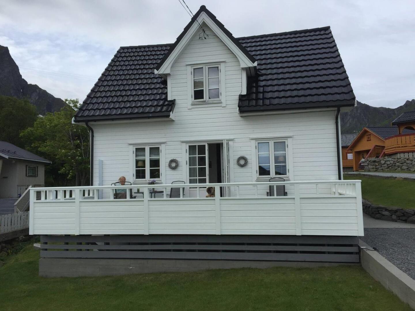 Utsiktsperle Pa Reine I Lofoten Extérieur photo