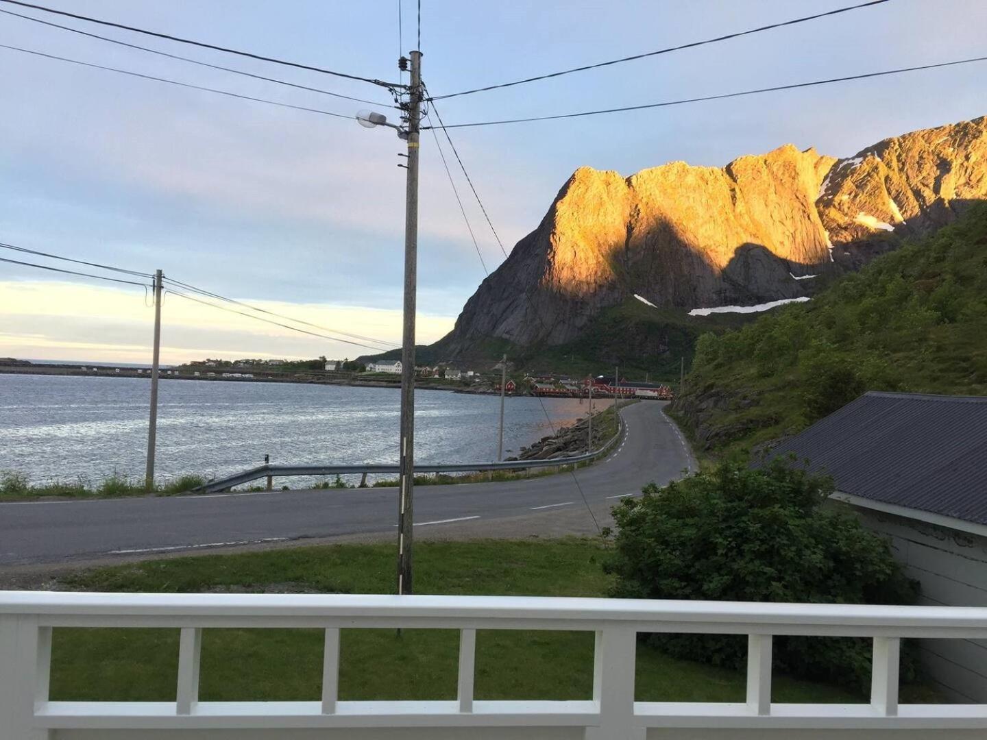 Utsiktsperle Pa Reine I Lofoten Extérieur photo